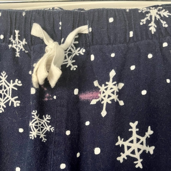 Old Navy Snowflake Pajama Pants (L) 💤 - Picture 3 of 4